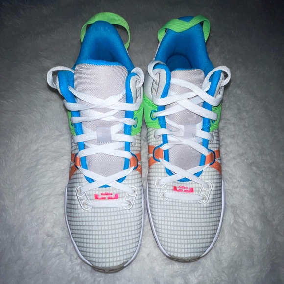 Men’s size 10 le Bron witness 7 dog grey multi colour - Picture 7 of 8